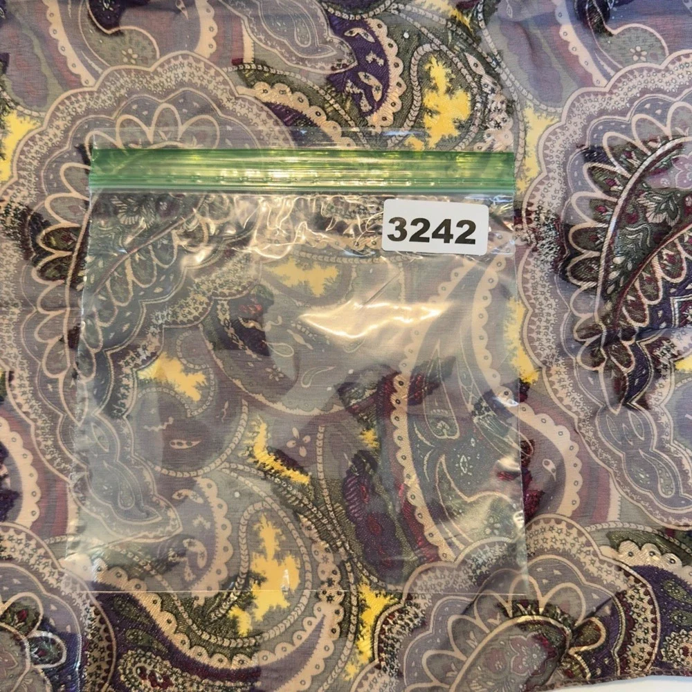 Vintage Paisley Sheer Square Scarf Purple‎ Gold Metallic Silk Feel Neckerchief